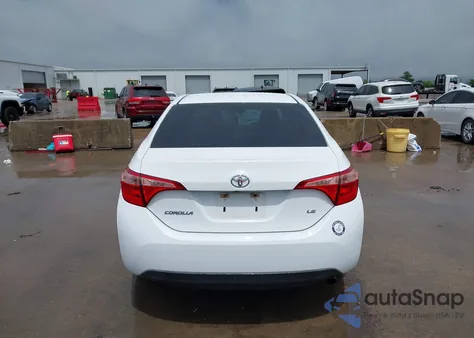 2017 Toyota Corolla Le z USA, uszkodzony, nr VIN 5YFBURHE2HP587255